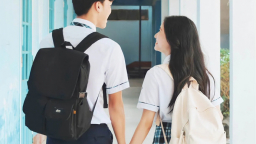 Con gái lớp 8 có người yêu, nghĩ về quá khứ mẹ giật mình lo sợ