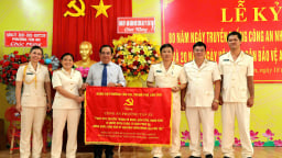 Phường Tân An tổ chức kỷ niệm 80 năm Ngày truyền thống CAND và 20 năm Ngày hội Toàn dân bảo vệ ANTQ