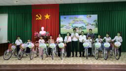 “Siêu thị Măng non 0 đồng” lan tỏa yêu thương đến thiếu nhi vùng sâu, vùng xa xã Phú Hữu