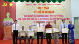 Phường Ninh Kiều tổ chức họp mặt kỷ niệm 80 năm Cách mạng Tháng Tám thành công và Quốc khánh 2/9