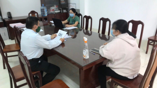 Nhắc nhở chủ tài khoản Facebook đăng tin “Giun đất trị COVID-19”