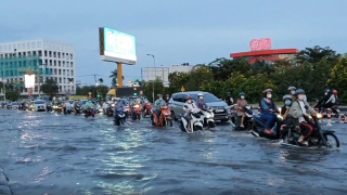 Triều cường dâng cao, nhiều khu vực nội thành Cần Thơ ngập sâu