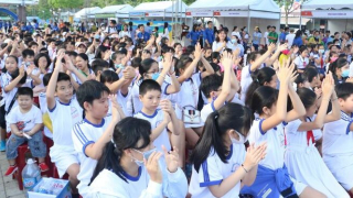 Chương trình đổi rác lấy quà năm 2024: Góp phần hình thành ý thức cộng đồng từ nhỏ cho các em thiếu nhi