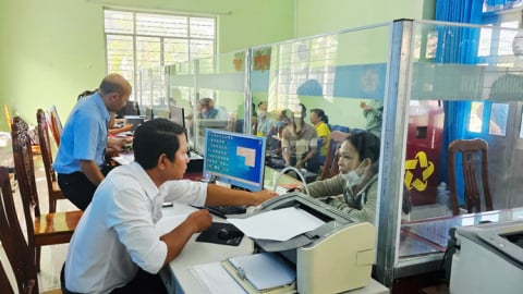 Ngày làm việc đầu tiên của xã phường mới: Nhanh gọn, ấn tượng