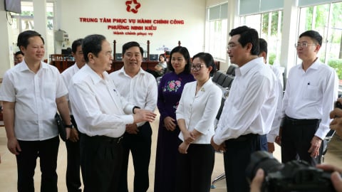 Chủ tịch Quốc hội Trần Thanh Mẫn kiểm tra vận hành chính quyền địa phương 2 cấp tại TP Cần Thơ (mới)