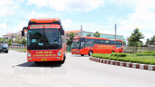 Chuyến xe trĩu nặng tình quê