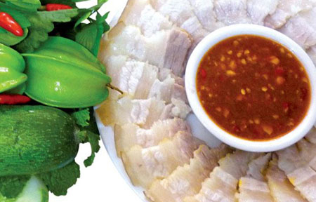 Gió đưa gió đẩy, về rẫy ăn còng
