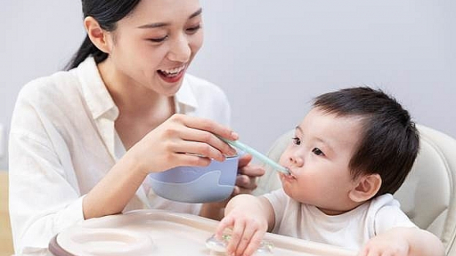 Tại sao trẻ em nên được cho ăn sữa chua đều đặn?