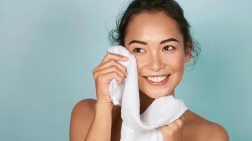 Những tác hại kinh khủng đến từ việc dùng khăn lau mặt