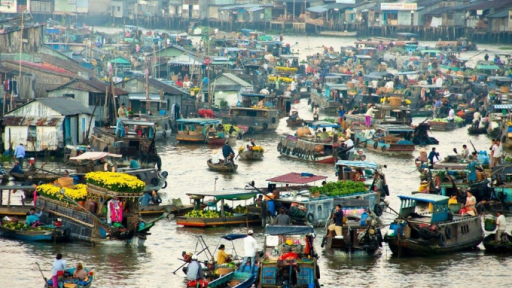 Nhộn nhịp chợ nổi Ngã Bảy Hậu Giang