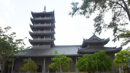 Ngôi chùa đá nguyên khối độc đáo tại Sóc Trăng