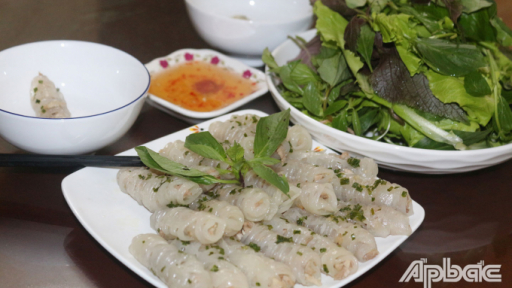 Tìm về bánh nghệ Gò Công