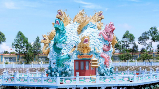 Ngôi chùa rồng trên mặt nước độc đáo tại An Giang