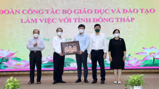 Đồng Tháp: “Cần giải pháp mạnh mẽ để học sinh sớm trở lại trường an toàn”