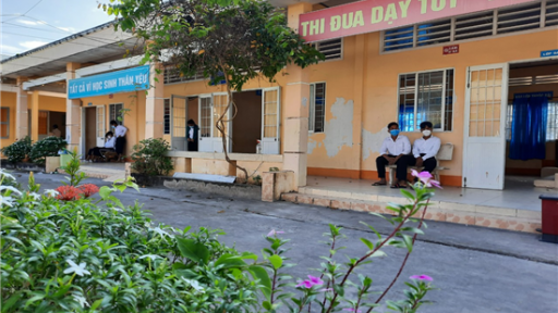 Trà Vinh: Học sinh đến trường học trực tiếp, chuẩn bị cho kiểm tra học kỳ 1