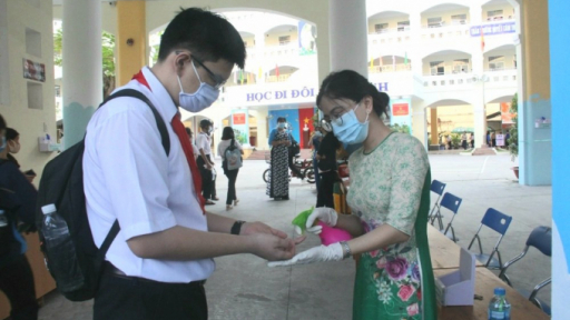 Kiên Giang: Học sinh từ khối lớp 7 đến khối lớp 12 đến trường học trực tiếp từ ngày 7/2