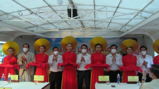 Hậu Giang: Khai trương tàu du lịch Xà No