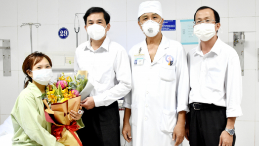 Thức trắng đêm vận hành ECMO, cứu sống bệnh nhân nguy kịch
