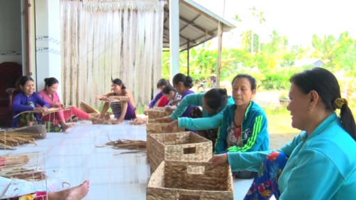 Hậu Giang: Ra mắt Tổ hợp tác đan đát lục bình tại xã Hỏa Tiến