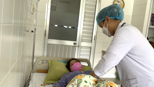 Lấy thành công khối u xơ tử cung “khủng