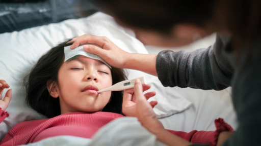 11 dấu hiệu sau tiêm vaccine COVID-19 cần đưa trẻ đến bệnh viện