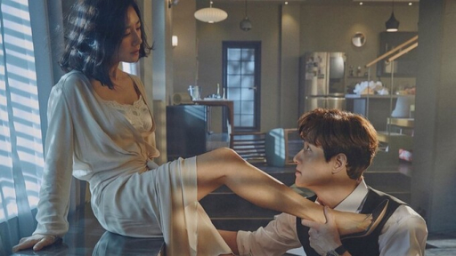 Tại sao đàn ông mê mệt phụ nữ lớn tuổi hơn?