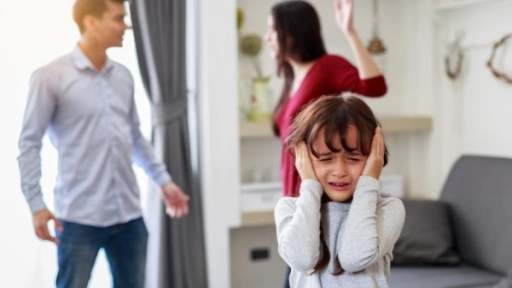 Hậu ly hôn ai là người tổn thương và đau khổ?