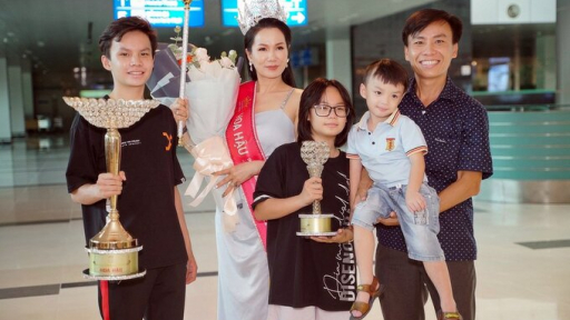 Hoa hậu Doanh nhân Việt Nam Toàn cầu Võ Thị Ngọc Giàu được chào đón nồng nhiệt khi vừa xuống sân bay Cần Thơ
