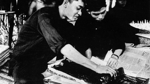 Làm báo trong kháng chiến