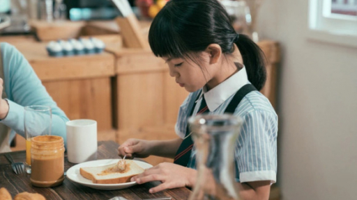 Đoán tương lai trẻ qua hành vi trên bàn ăn