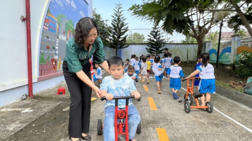 Sóc Trăng: Cô giáo mầm non yêu nghề mến trẻ