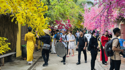Ngập tràn sắc xuân Phố Ông Chảnh