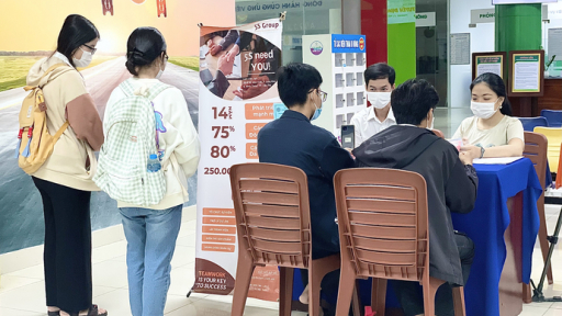 Cần Thơ: Hàng trăm sinh viên, người lao động đến tham dự Ngày hội việc làm Thời vụ Tết Dương lịch năm 2023