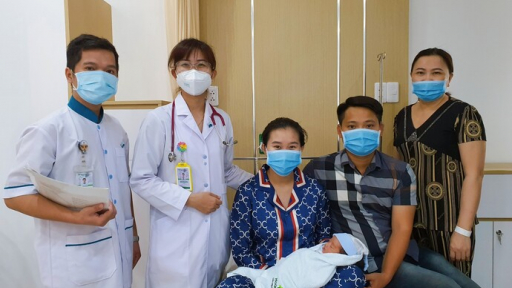 Bệnh viện Hoàn Mỹ Cửu Long: Cứu sống thành công trẻ sinh non 31 tuần bị suy hô hấp, nhiễm khuẩn sơ sinh