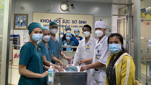 Bệnh viện Phụ sản TP. Cần Thơ tiếp nhận trẻ sơ sinh cực non được chuyển tuyến từ Bệnh viện Nhi đồng 1 TPHCM