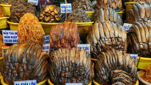 Chuyện về con mắm miền Tây