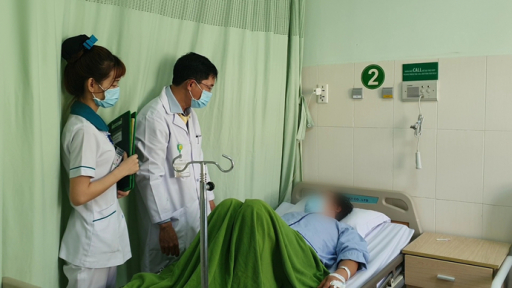 Bệnh viện Hoàn Mỹ Cửu Long phẫu thuật thành công cho bệnh nhân nuốt phải xương gà gây thủng ruột non