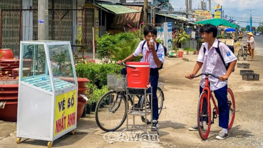 Bình nước miễn phí - mát lòng ngày nắng nóng