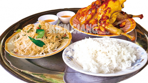 Đậm đà gà cháy tỏi Hòn Sơn