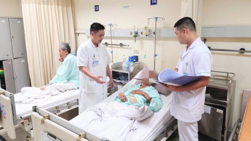 Bị cắn mất một bên tinh hoàn khi đỡ đẻ cho lợn