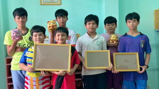 Ấm tình yêu thương tại xưởng “lao động trị liệu” đặc biệt