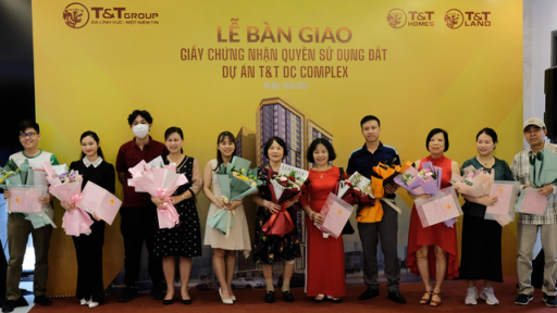 Cư dân T&T DC Complex chính thức nhận bàn giao giấy chứng nhận quyền sử dụng đất