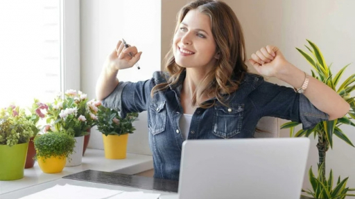 7 điều phải nhớ giúp chị em ngồi điều hòa cả ngày da vẫn căng mướt, mịn màng