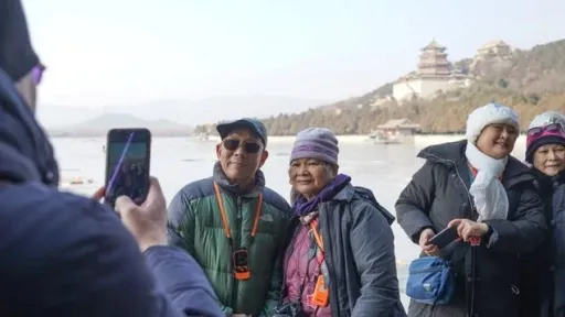 Người già có nên đi du lịch theo tour?