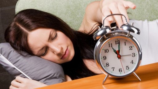 Vì sao ngủ nhiều lại đau đầu?