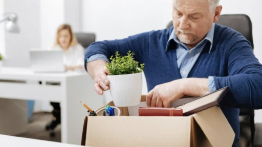 Phát hiện sự thật về đồng nghiệp sau ngày nghỉ hưu