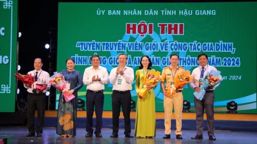 Hậu Giang hưởng ứng ngày Gia đình Việt Nam 28/6: Chấm dứt bạo lực, vun đắp yêu thương