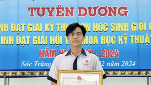 Nam sinh Sóc Trăng với điểm 10 môn Hoá học