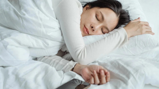 Ngủ nghiêng bên trái có thực sự gây hại cho tim, tư thế ngủ nào tốt nhất?