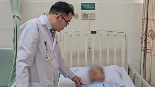 Thành công cắt khối u gan kích thước lớn với vị trí khó phẫu thuật cho cụ ông 74 tuổi